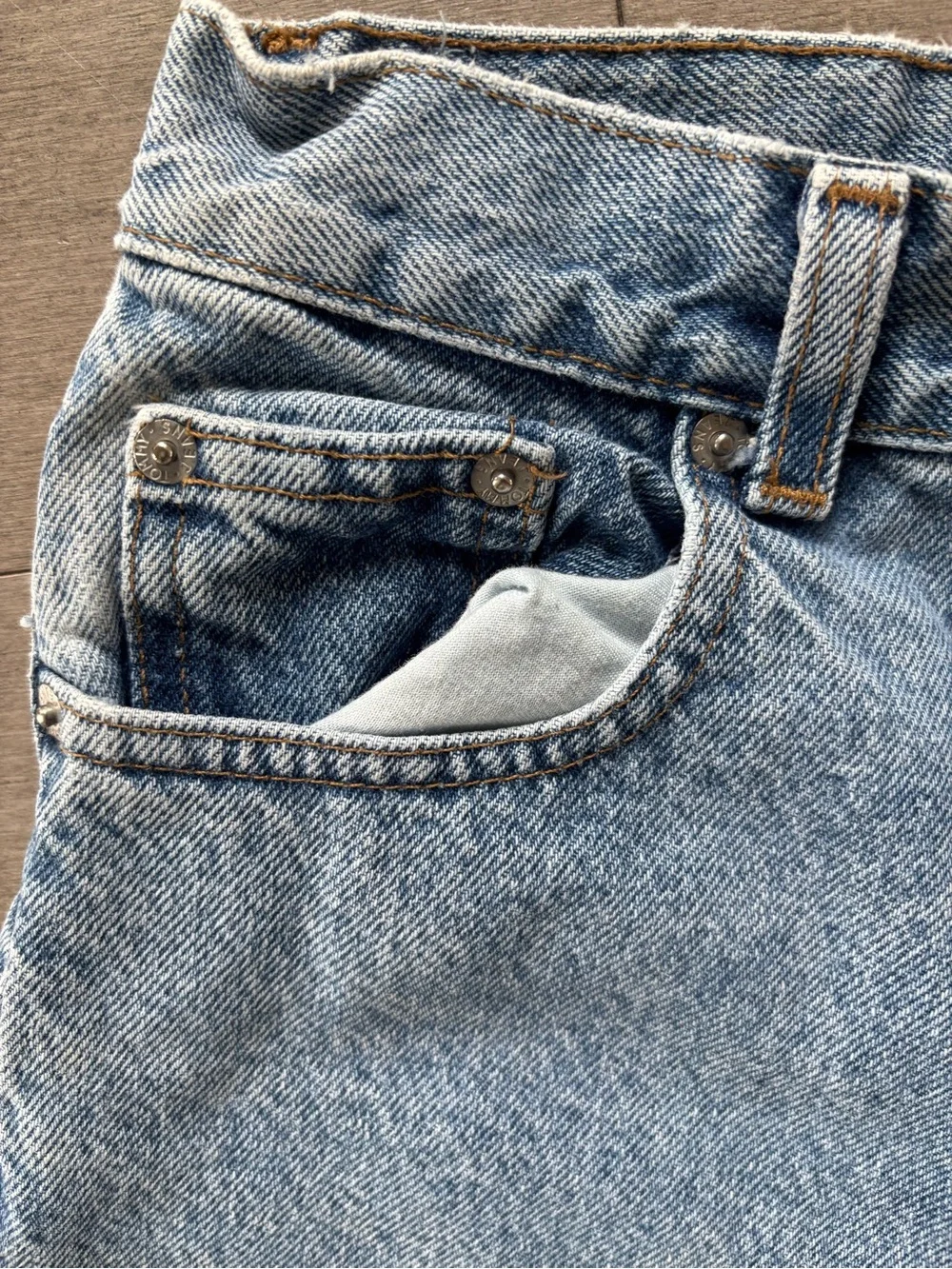 Vintage Tommy Hilfiger High-Rise Light Blue Denim Jeans - Picture 11 of 15